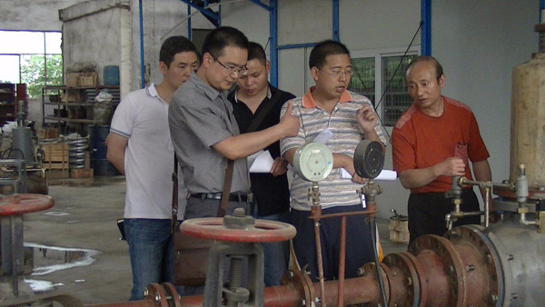 三峽向家壩候總來公司驗收閥門